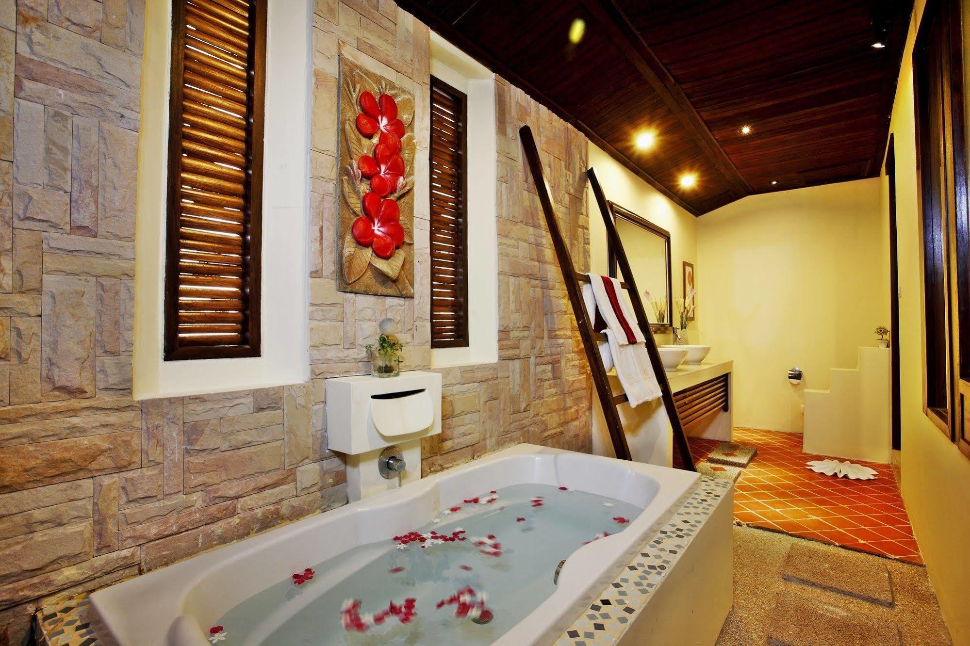 The Kara Pool Villa Nai Yang Beach Kültér fotó